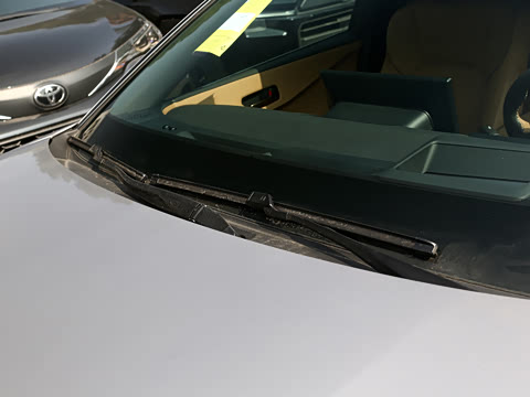 2027�� ˫�� 2.0L ������