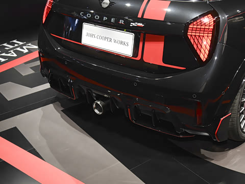 2025�� JOHN COOPER WORKS
