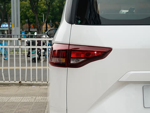 2025�� 2.0L CNG�м�Ӫ�����ʰ� 7��