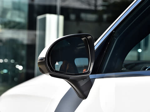 2026�� GLC 260 L 4MATIC �����