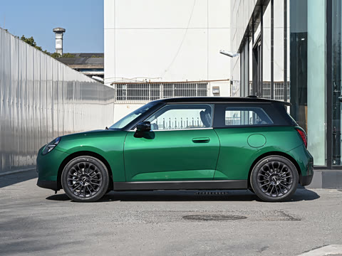 2026�� 466km COOPER E ������