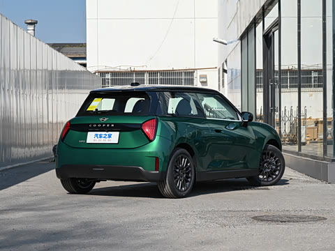 2026�� 466km COOPER E ������