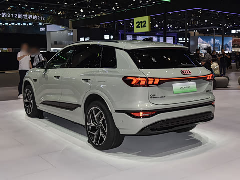 2026�� quattro Ǭ���Ǽݰ�