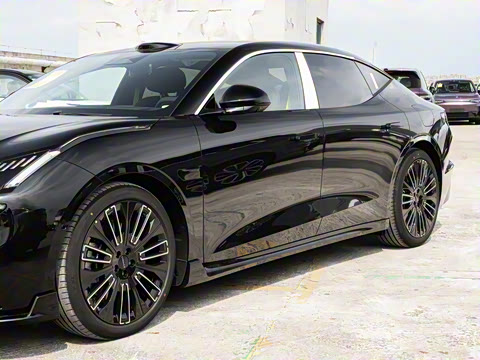 2025�� 240����Ultra�˶���