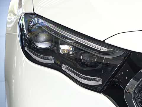 2025�� �Ŀ� E 300 �������˶���