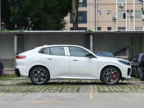 2026�� M35i