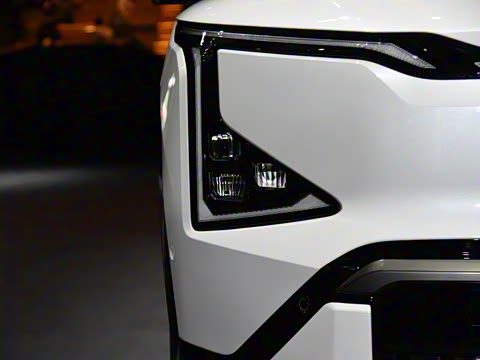 2025�� 580 Wave AWD GT-Line