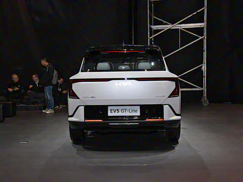 2025�� 580 Wave AWD GT-Line