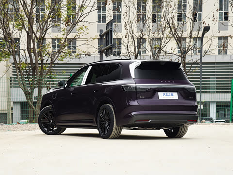 2025�� ���� Ultra�� 53.4kWh 6���� (896�߼����״