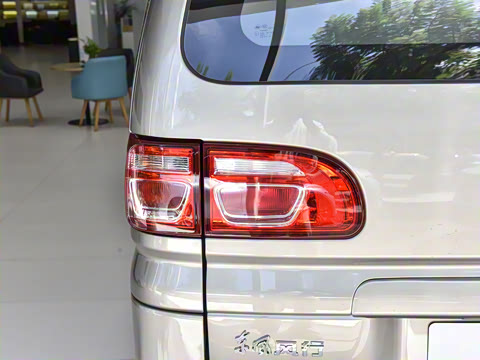 2025�� M5 1.6L ��׼��5��CNG