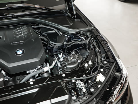 2026�� 325i M�˶���װ