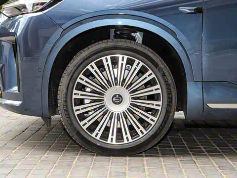 2025�� Ǭ�� UItra 6��