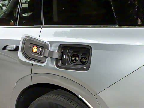 2025�� Ǭ�� UItra 6��