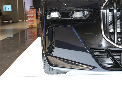 2026�� 735Li M�˶���װ