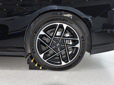 2025�� �������� Max �콢��