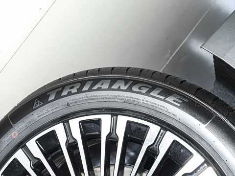 2026�� ���̰� 230����� 7��