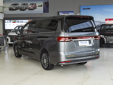 2026�� ���̰� 230����� 7��