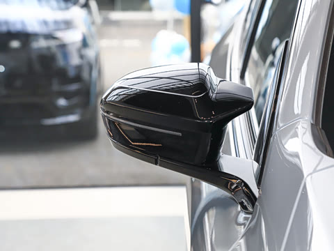 2025�� M50 xDrive