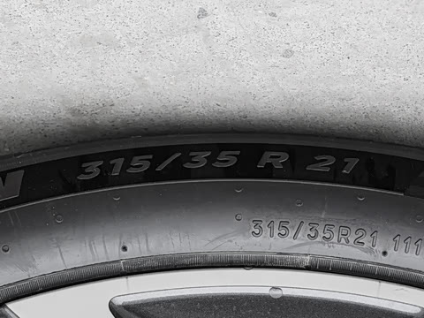 2026�� �Ŀ� xDrive 40Li M�˶���ҹ��װ