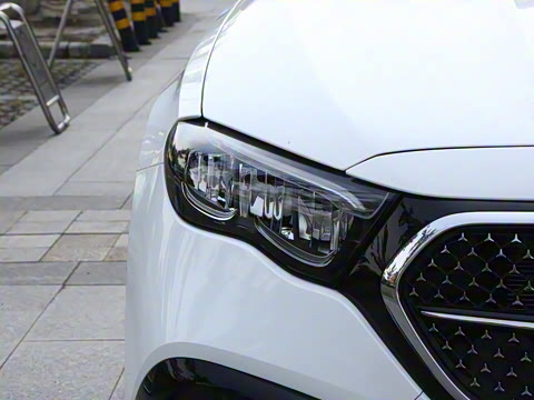 2025�� �Ŀ� E 300 L ʱ���˶���