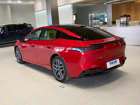 2025�� �Ŀ� 710 Max��