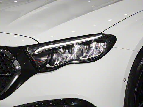 2025�� �Ŀ� E 260 �˶���