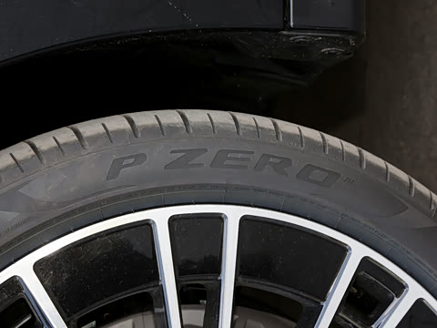 2026�� �Ŀ� E 300 L �����