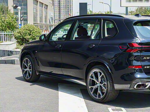 2025�� xDrive 30Li ������M�˶���ҹ��װ