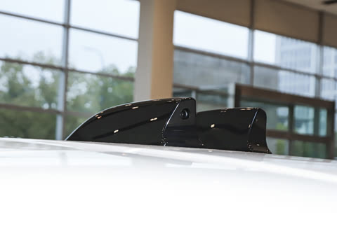 2026�� 3.0 L6 400PS SE�����