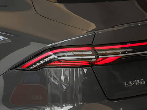2025�� 2.0T ���а�