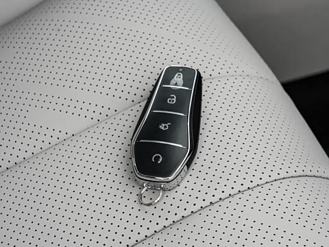 2026�� EV 710KM ��Խ��