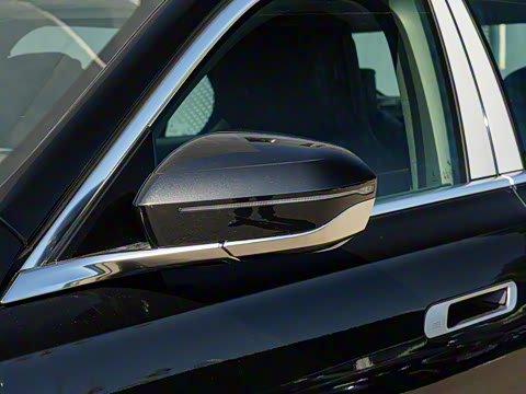 2026�� 735Li M�˶���װ