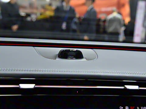 2026�� E 300 �������˶���