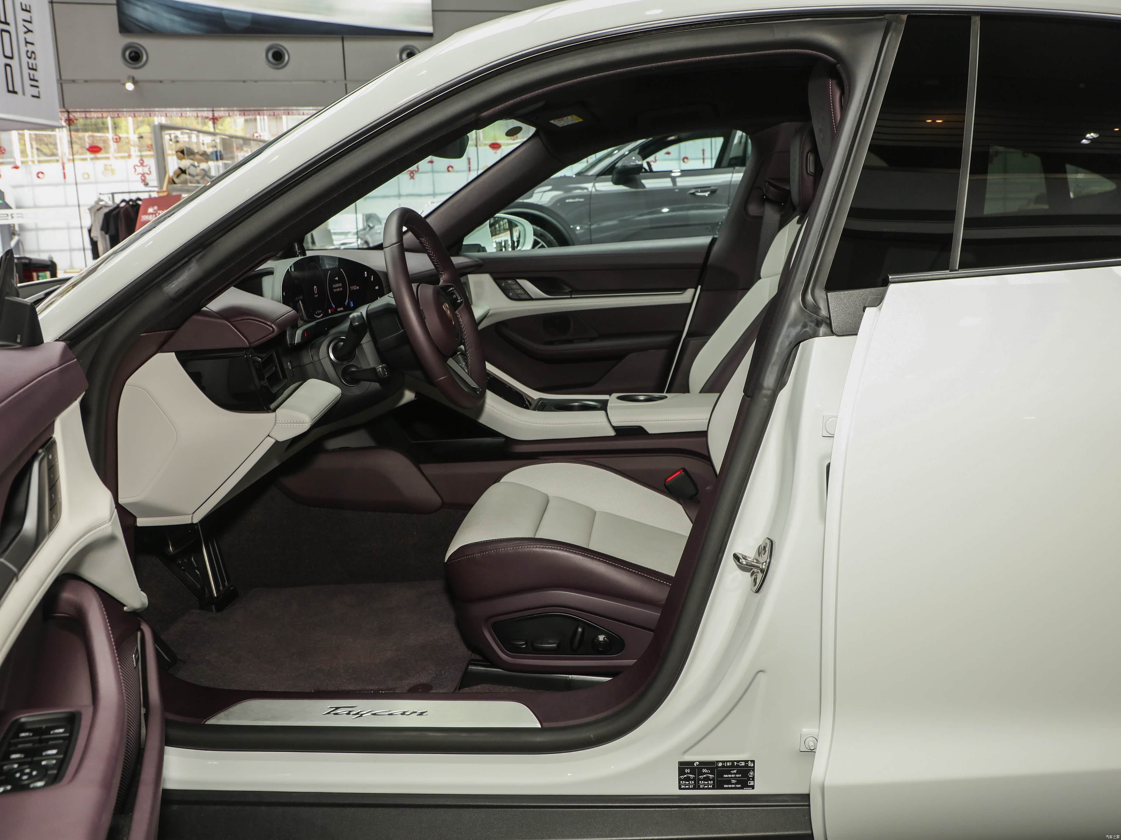 Porsche Taycan, миниатюра 21