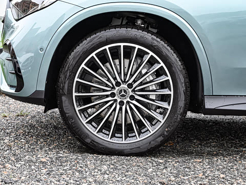 2025�� �Ŀ� GLC 300 4MATIC ����SUV