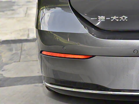 2026�� L 300TSI DSG ������