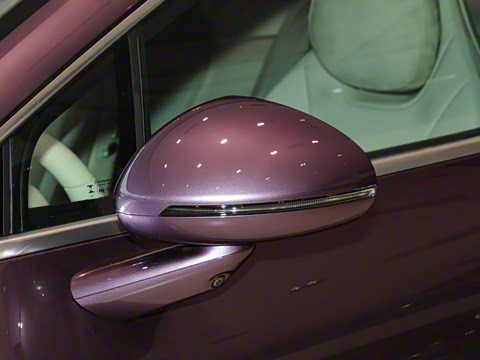 2025�� 703km Ultra�˶���