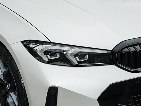 2026�� 330Li M�˶���ҹ��װ