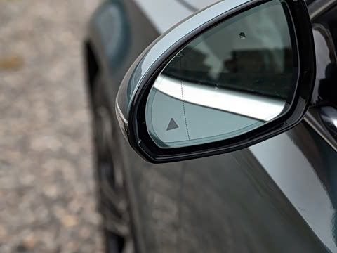 2026�� E 300 L ������