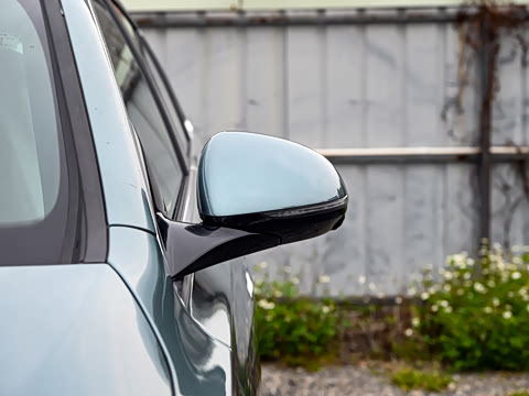 2026�� E 300 L ������