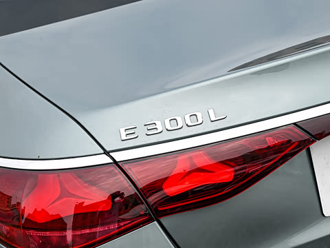 2026�� E 300 L ������