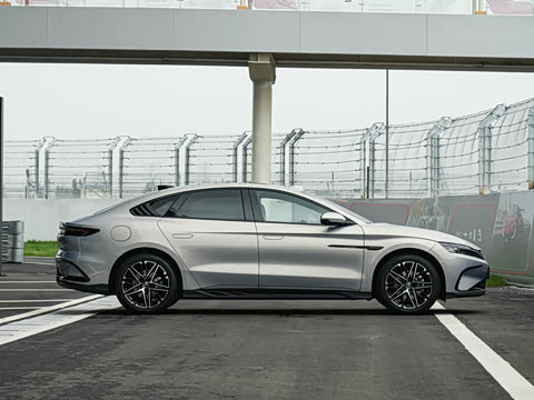 2025�� EV �Ǽݰ� 635KM�����״��콢��