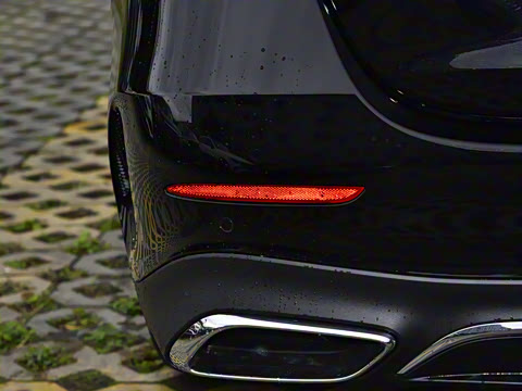 2026�� E 300 L �����˶���