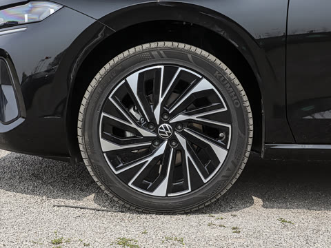 2026�� L 300TSI DSG ������