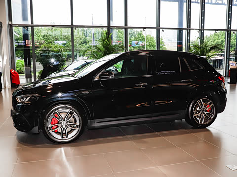 2025�� AMG GLA 35 4MATIC