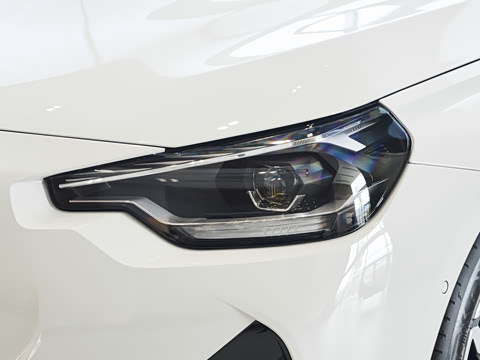 2026�� 225i M�˶���ҹ��װ