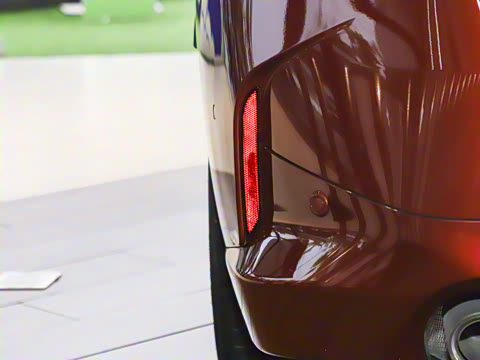 2025�� 225i M�˶���ҹ��װ