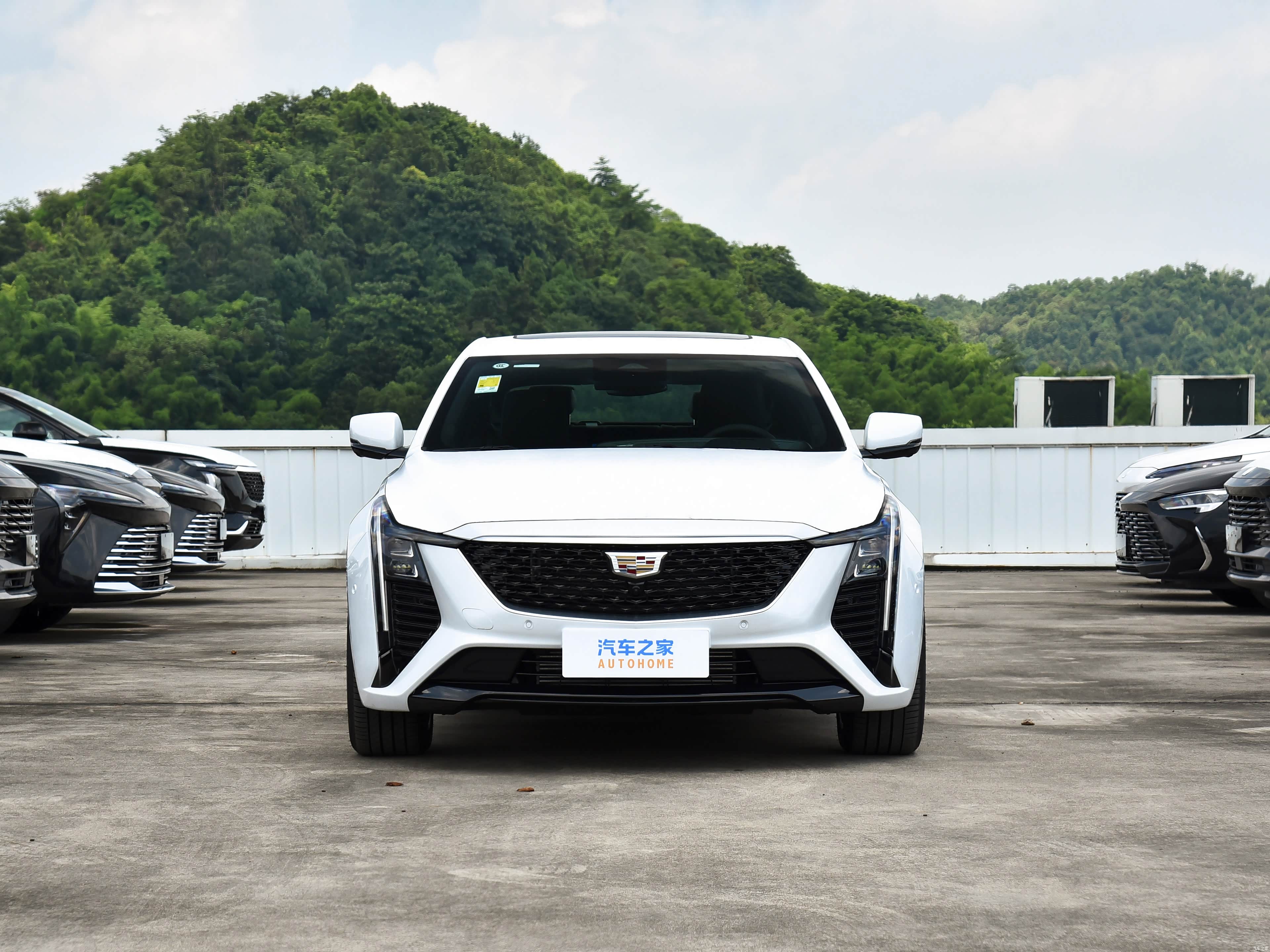 Cadillac CT5, миниатюра 2