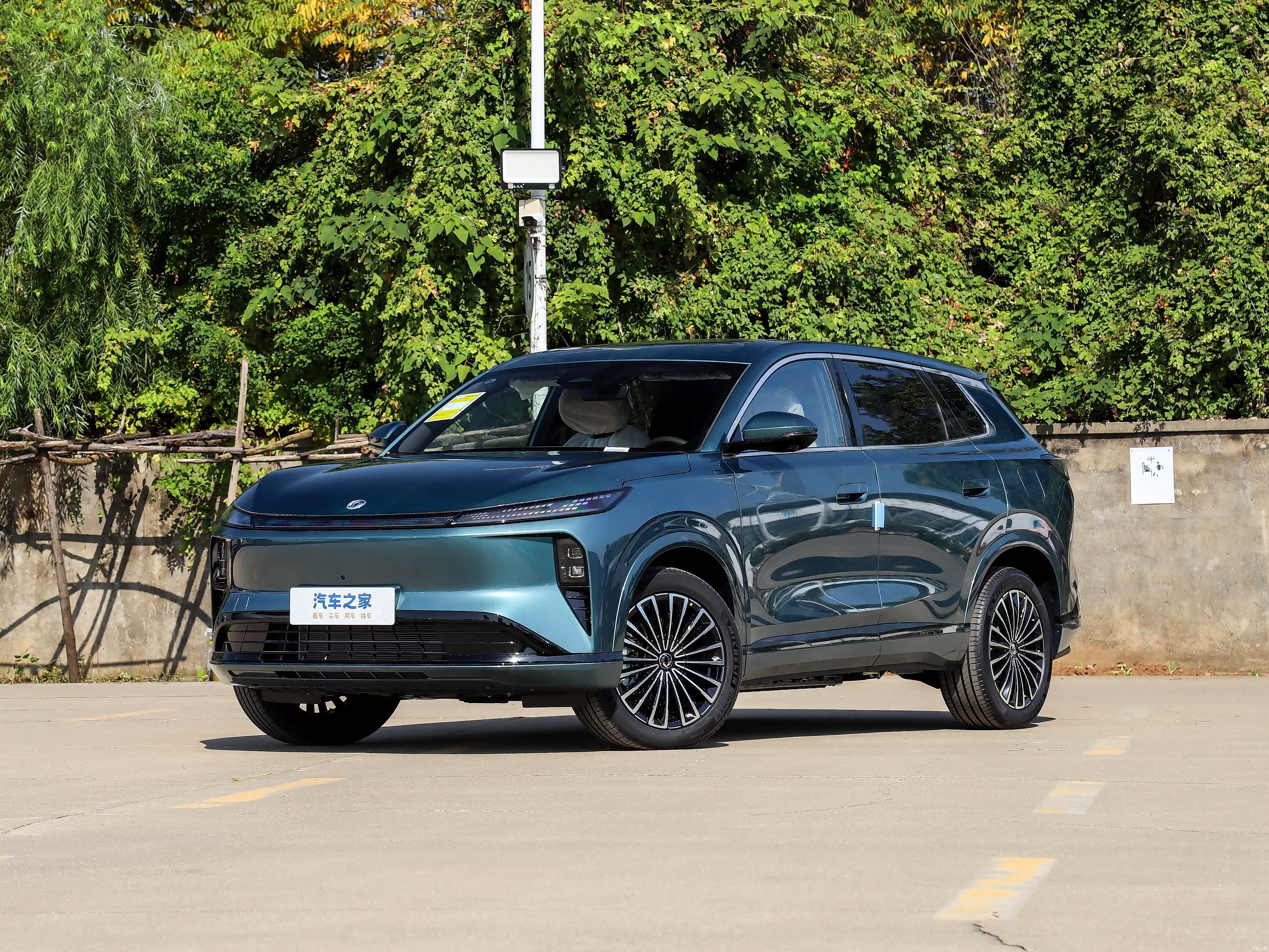 Dongfeng L8