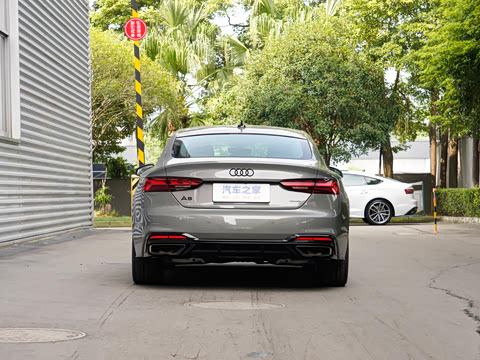2025�� Sportback ��ذ� 40 TFSI quattro ����������
